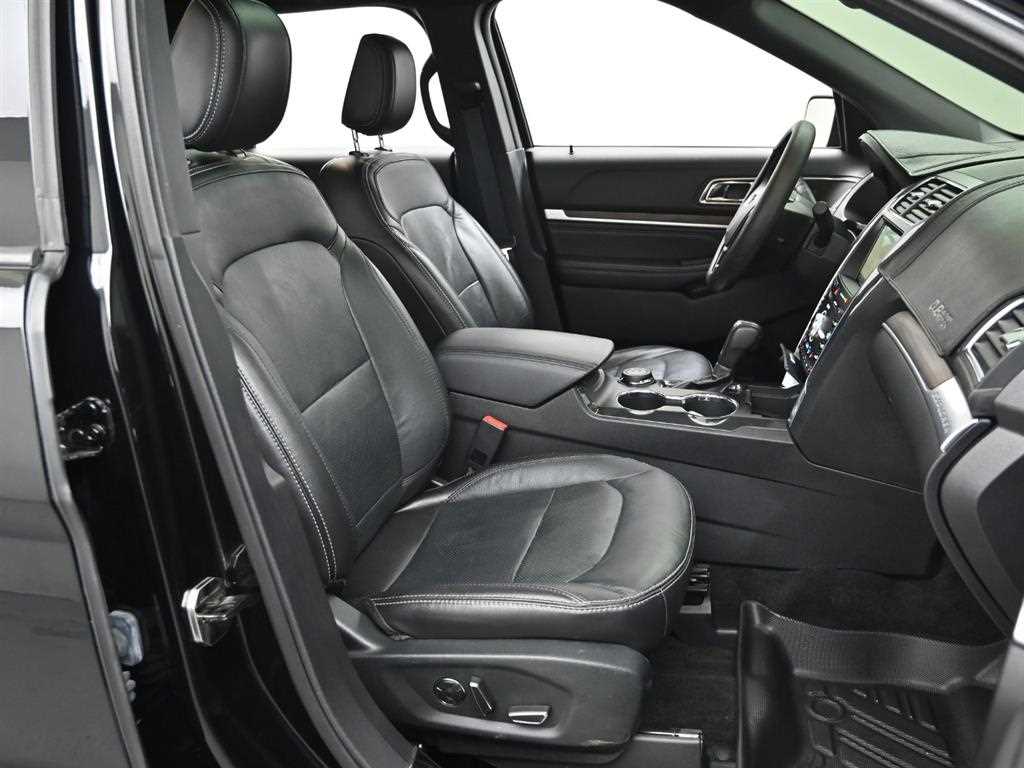 Ford Explorer - Vista 10