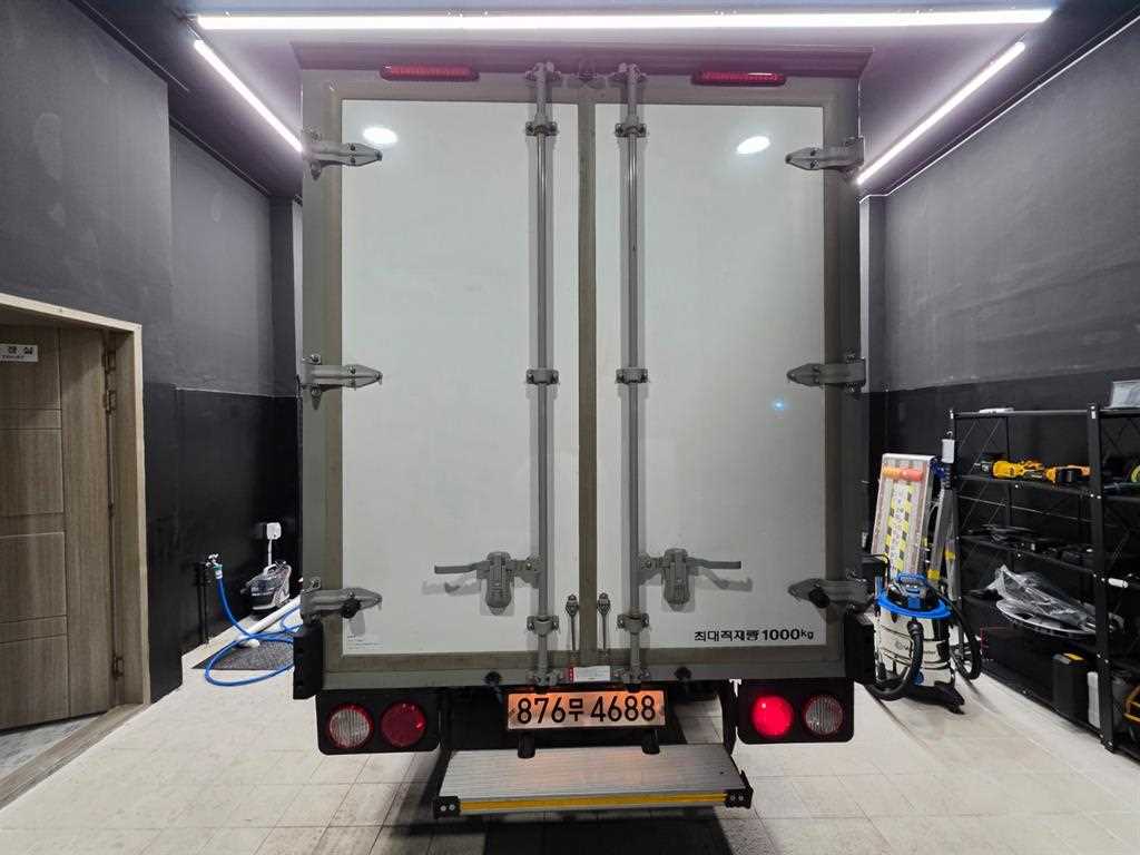 Small Truck Top_Delivery only tower car - Vista 4