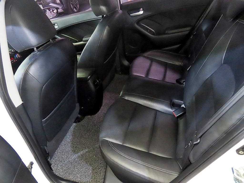 KIA K3 - Vista 7
