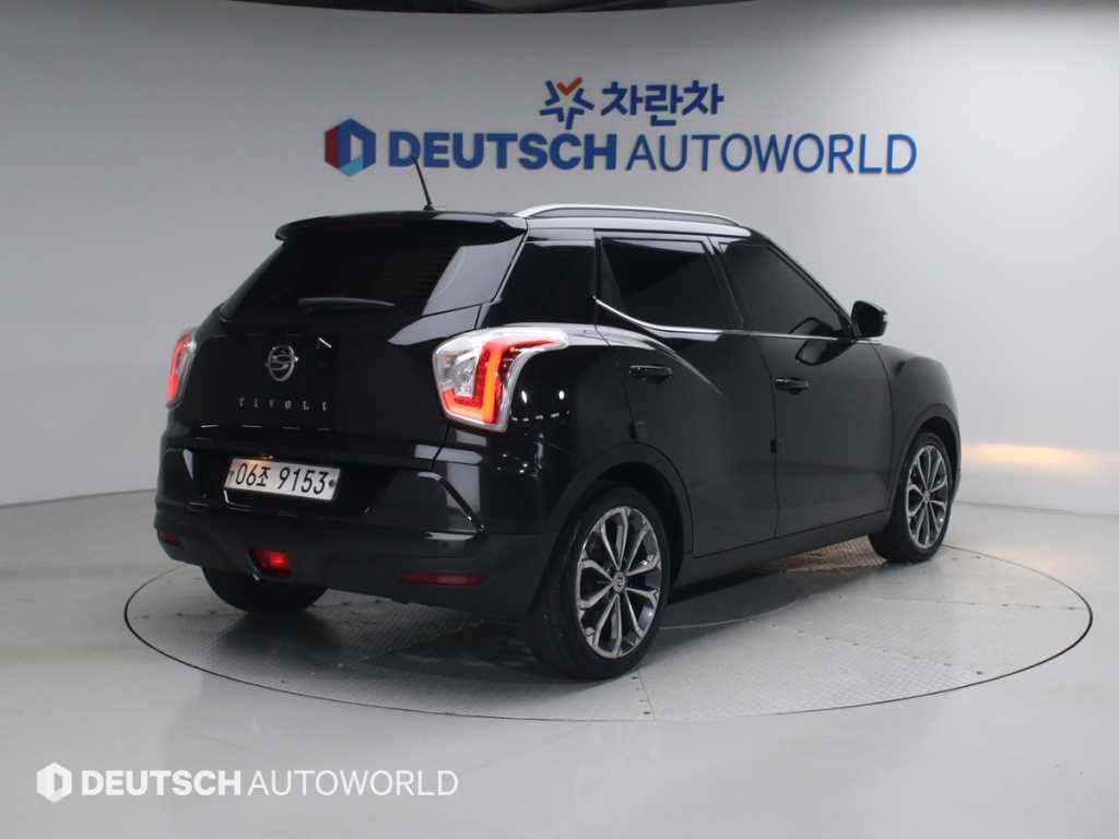 Ssangyong Tivoli - Vista 2