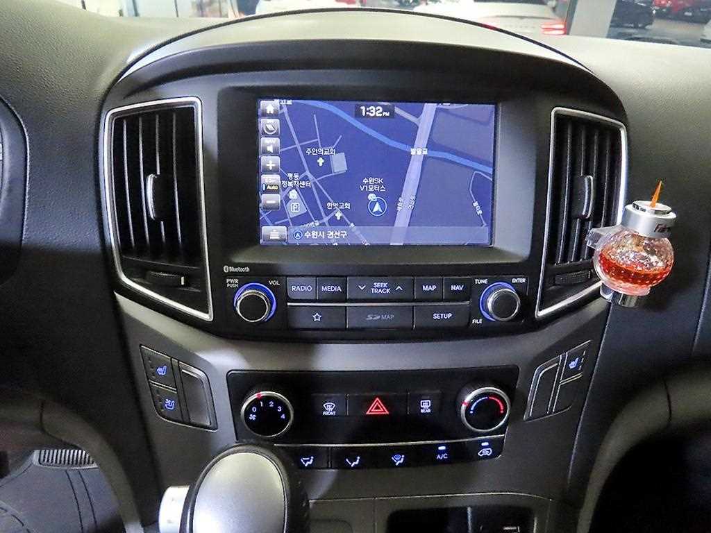 HYUNDAI Starex - Vista 11