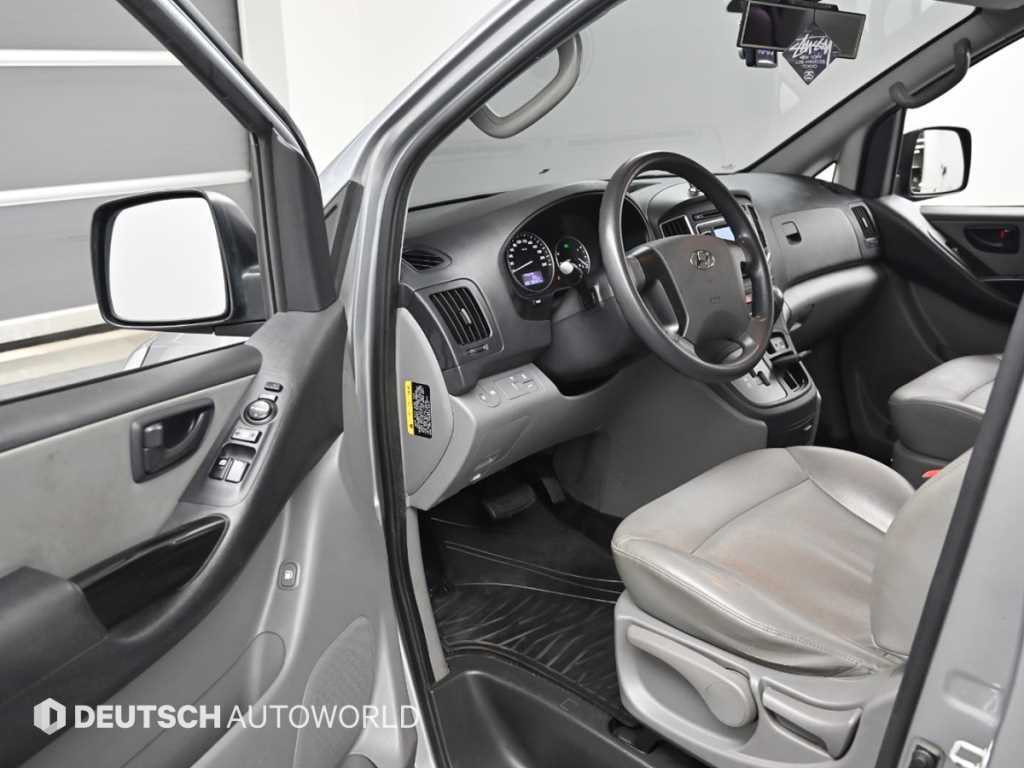 HYUNDAI Starex - Vista 11