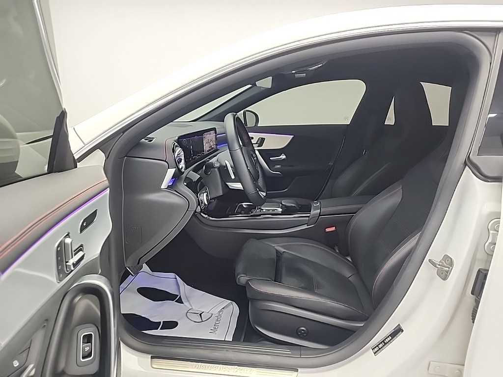 Mercedes Benz CLA Class - Vista 11