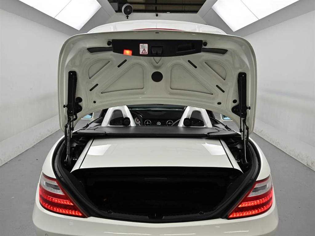 Mercedes Benz SLK Class 2012 Blanco - Importación desde Corea - HF Imports Iquique - Foto 18