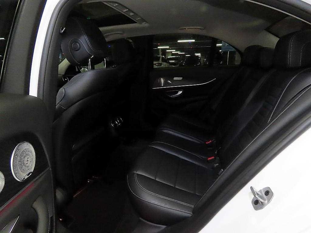 Mercedes Benz E class - Vista 7