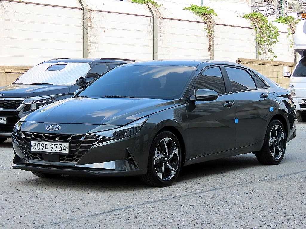 HYUNDAI Avante - Vista 2