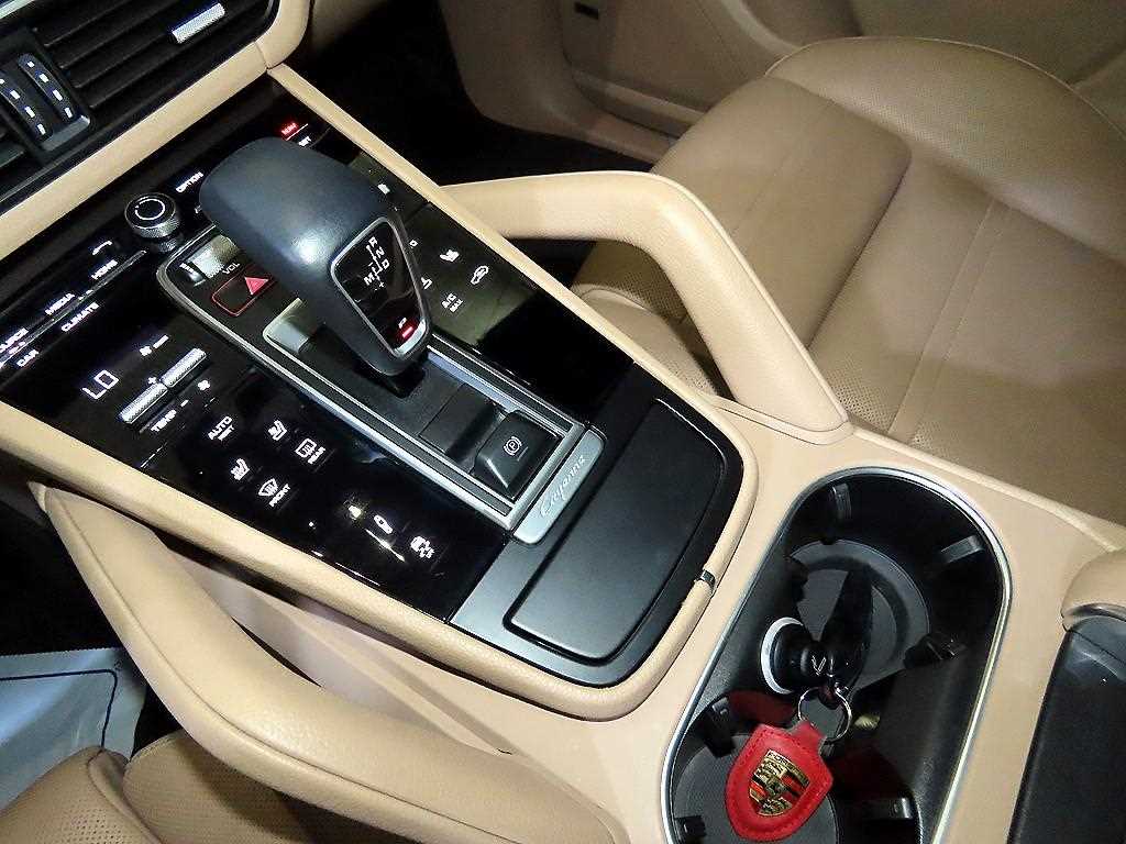 Porsche Cayenne - Vista 12