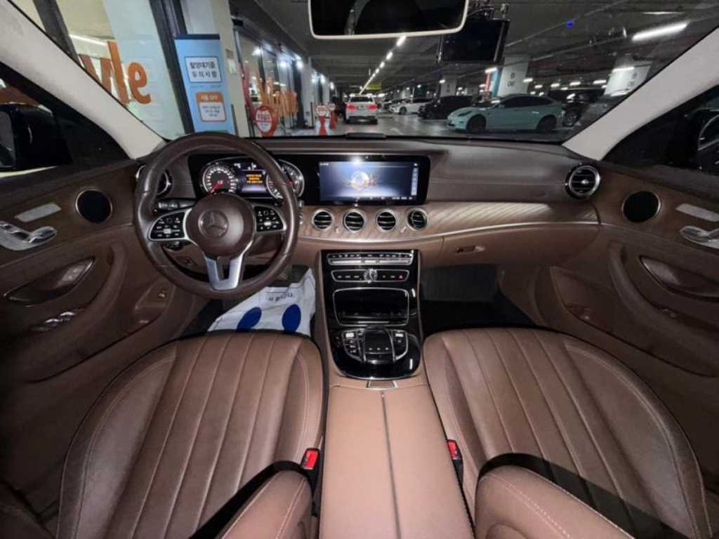 Mercedes Benz E class - Vista 6