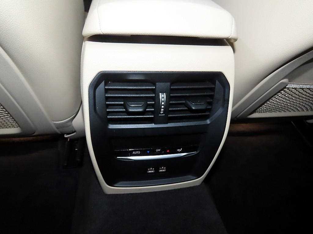 BMW 3 series 2022 Blanco - Importación desde Corea - HF Imports Iquique - Foto 17