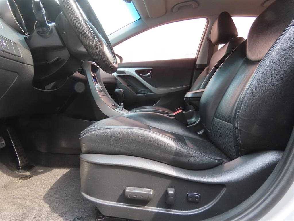 HYUNDAI Avante 2011 Plateado - Importación desde Corea - HF Imports Iquique - Foto 15