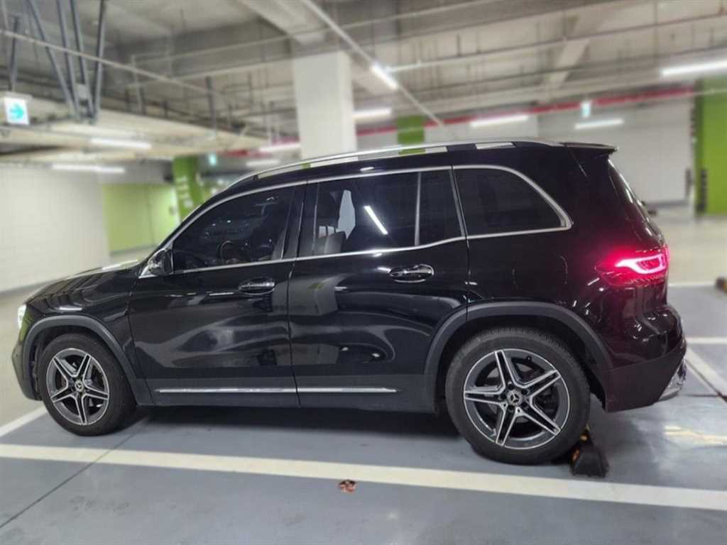 Mercedes Benz GLB Class - Vista 4