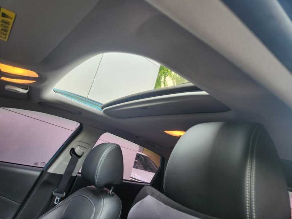 HYUNDAI Kona - Vista 12