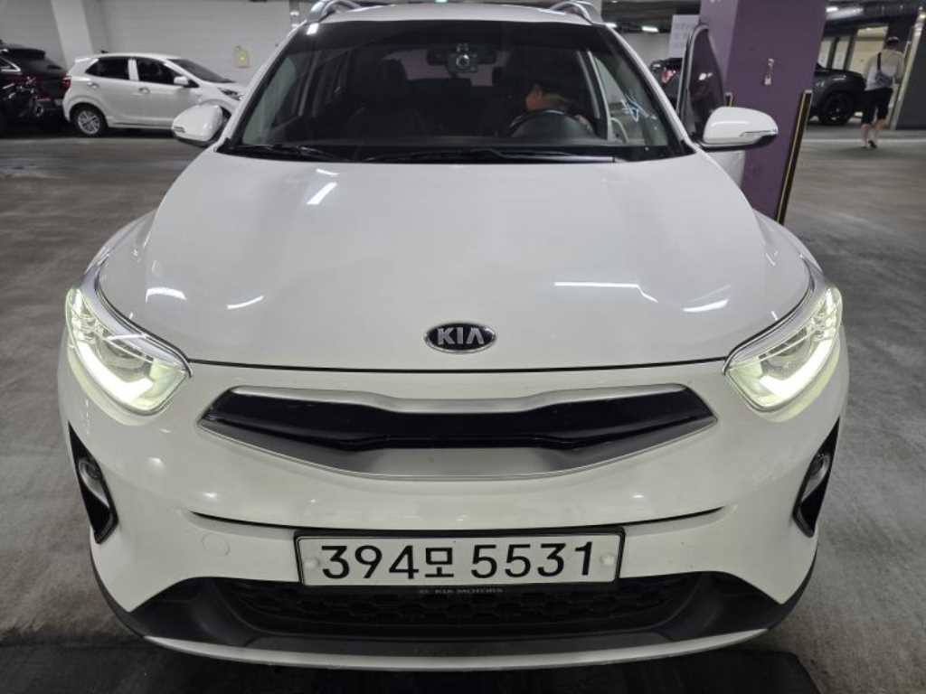 KIA Stonic 2020 Blanco - Importación desde Corea - HF Imports Iquique - Foto 1