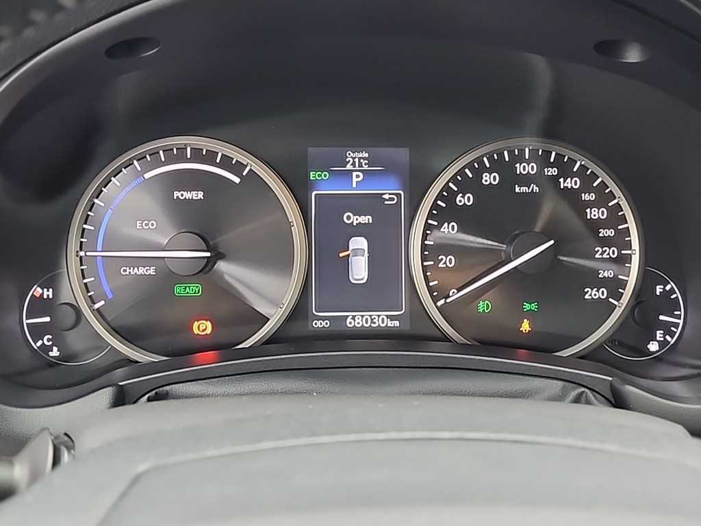 Lexus NX - Vista 6