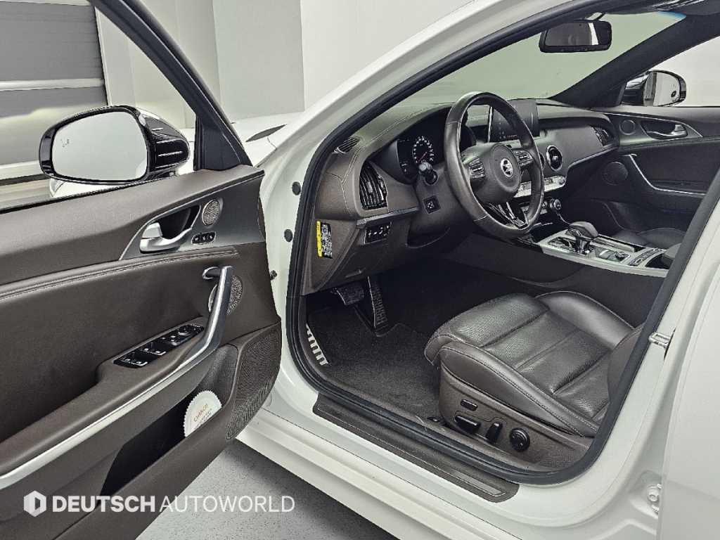 KIA Stinger - Vista 10