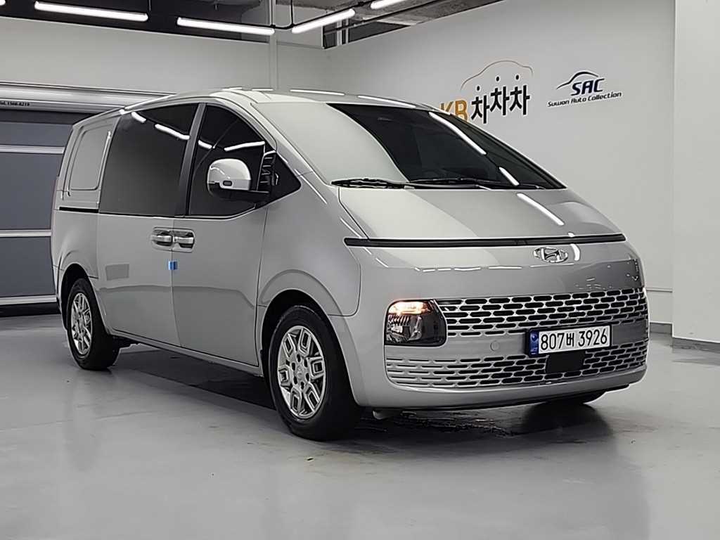 HYUNDAI Staria - Vista 4