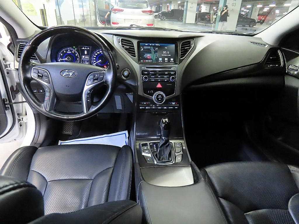 HYUNDAI Grandeur - Vista 10
