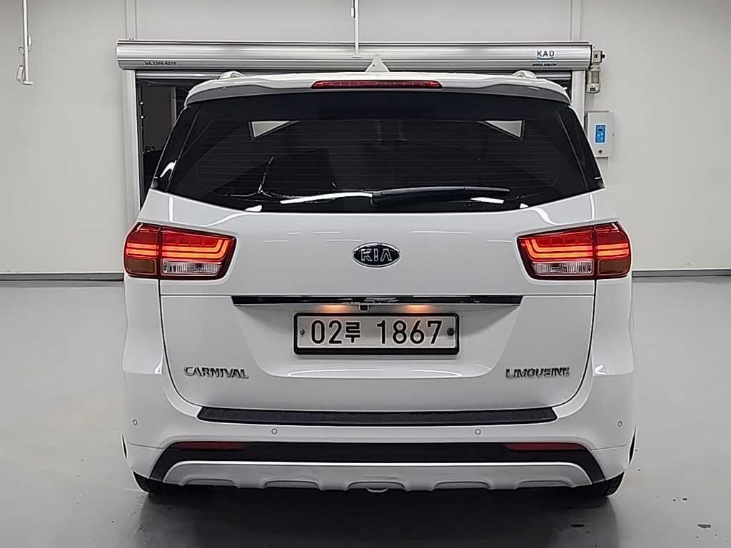 KIA Carnival - Vista 3