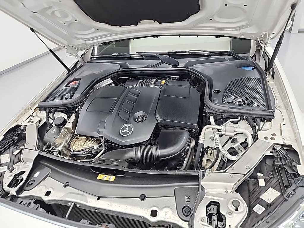 Mercedes Benz E class - Vista 5