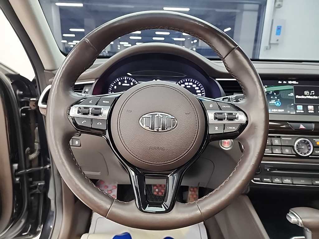 KIA K7 - Vista 9