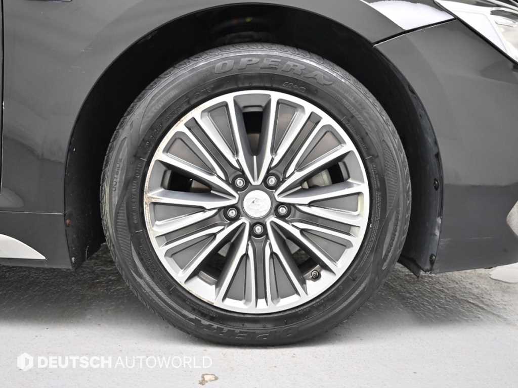 HYUNDAI Grandeur - Vista 5