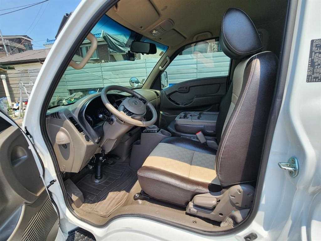 Small Truck Normal Box(Low Deck) - Vista 12