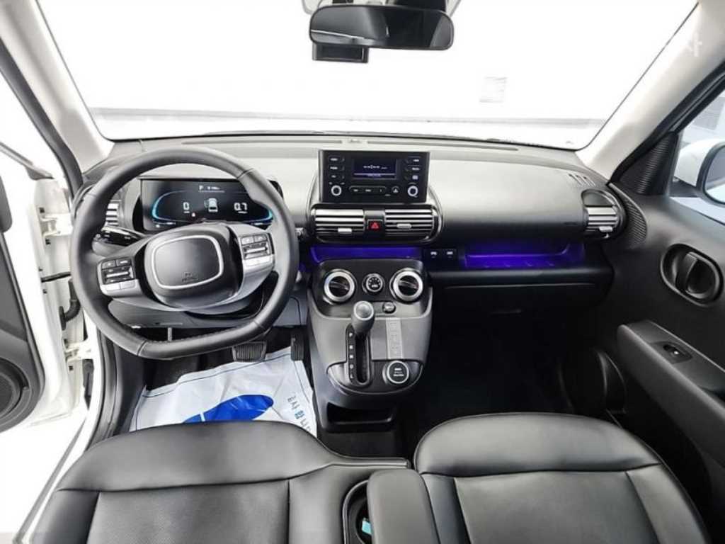HYUNDAI Casper - Vista 5