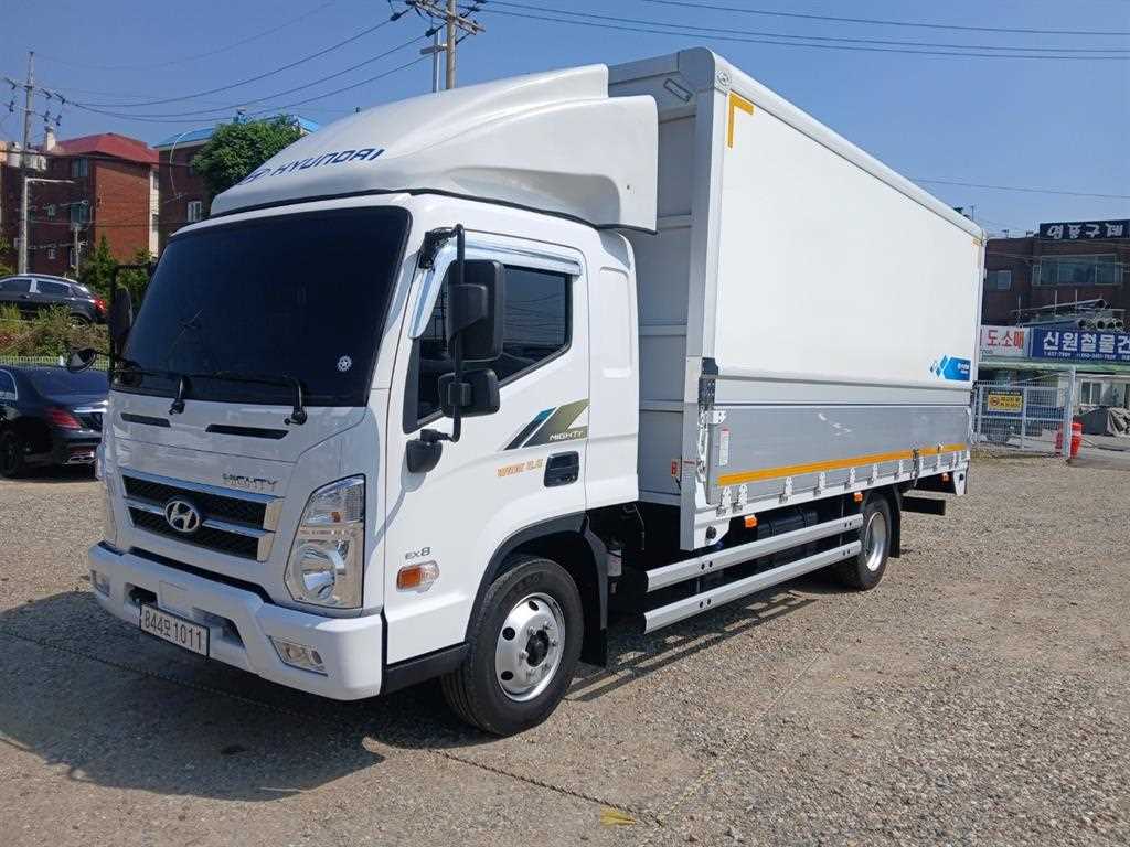 medium and large cargo truck - Vista 3