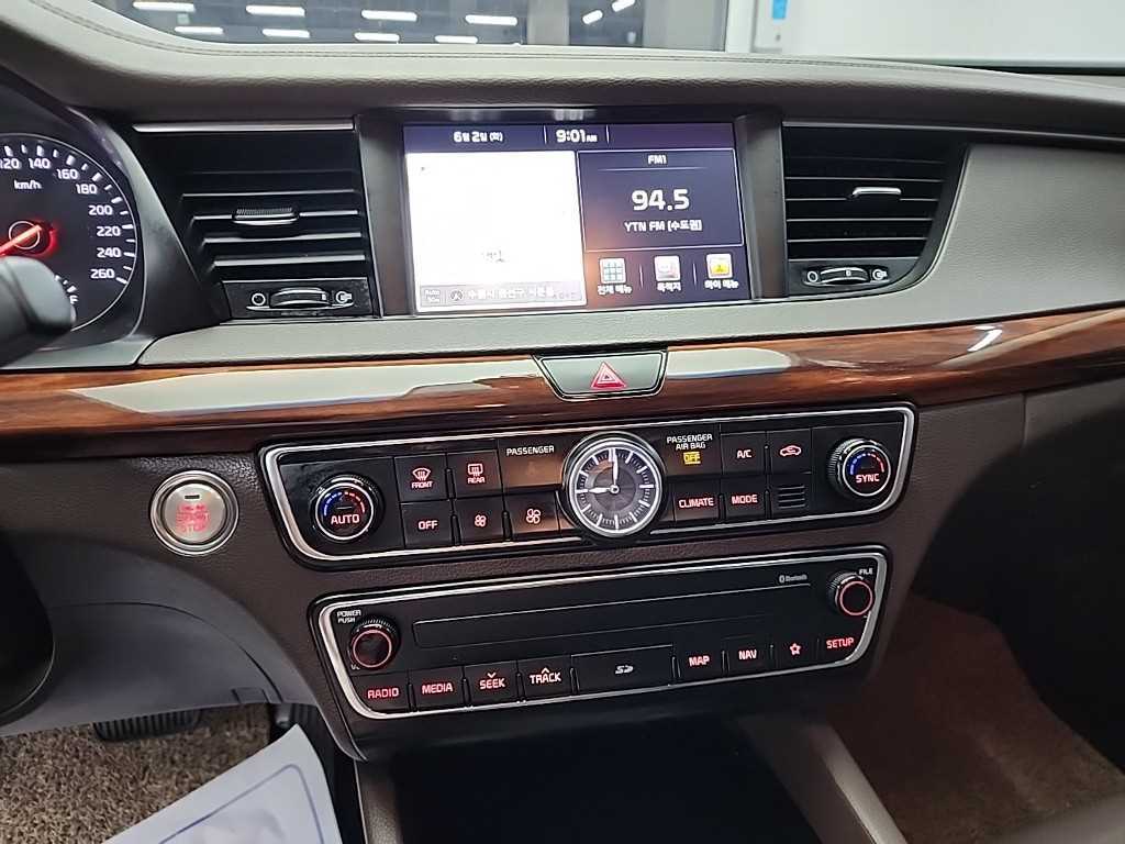 KIA K7 - Vista 10