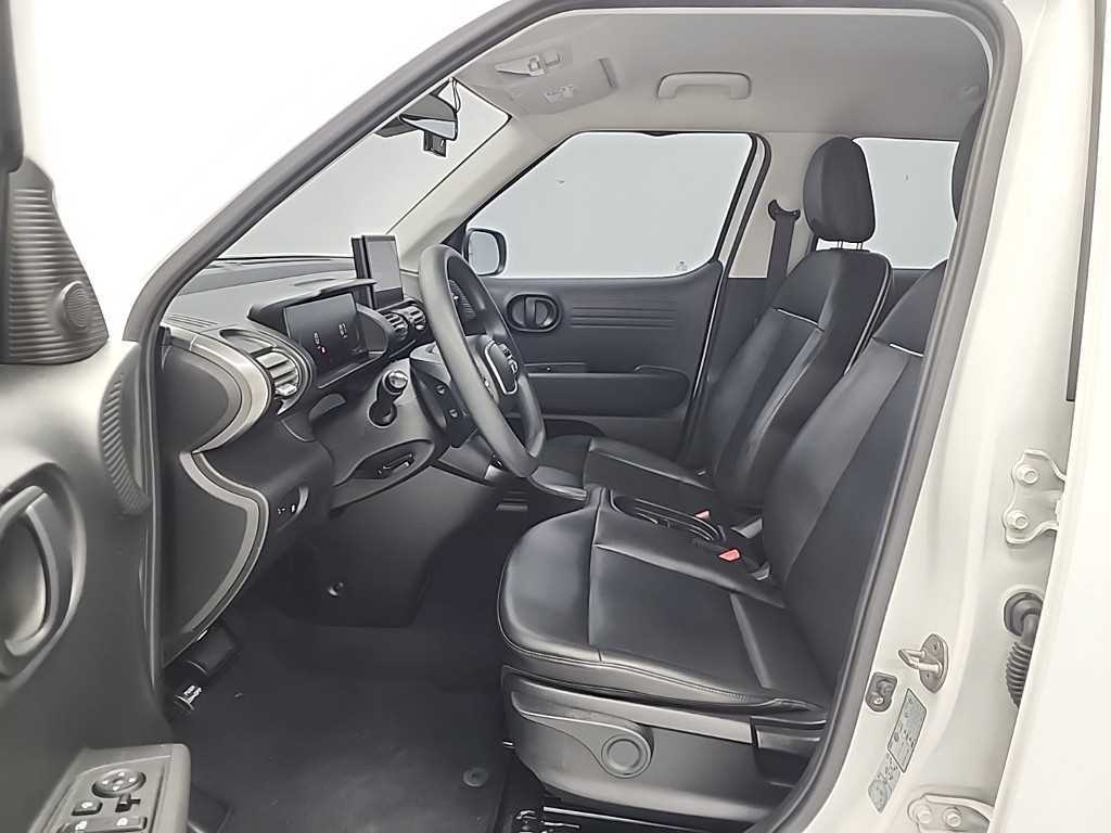 HYUNDAI Casper - Vista 11
