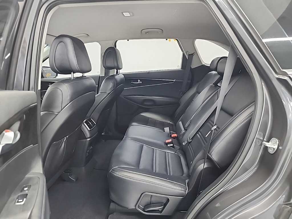 KIA Sorento - Vista 12