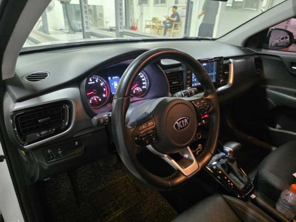 KIA Stonic - Vista 5