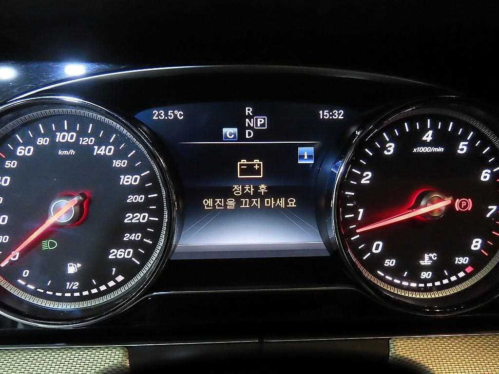Mercedes Benz E class - Vista 9