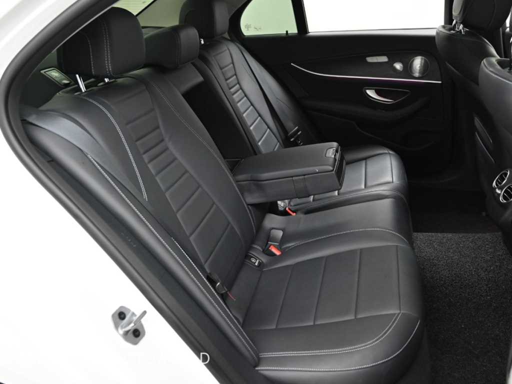 Mercedes Benz E class - Vista 12