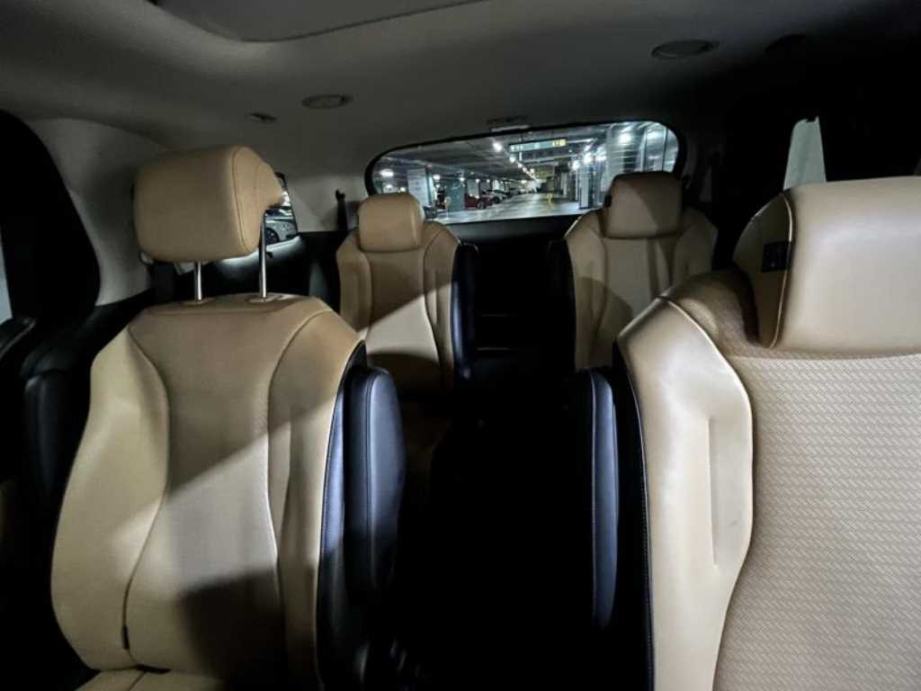 KIA Carnival - Vista 9