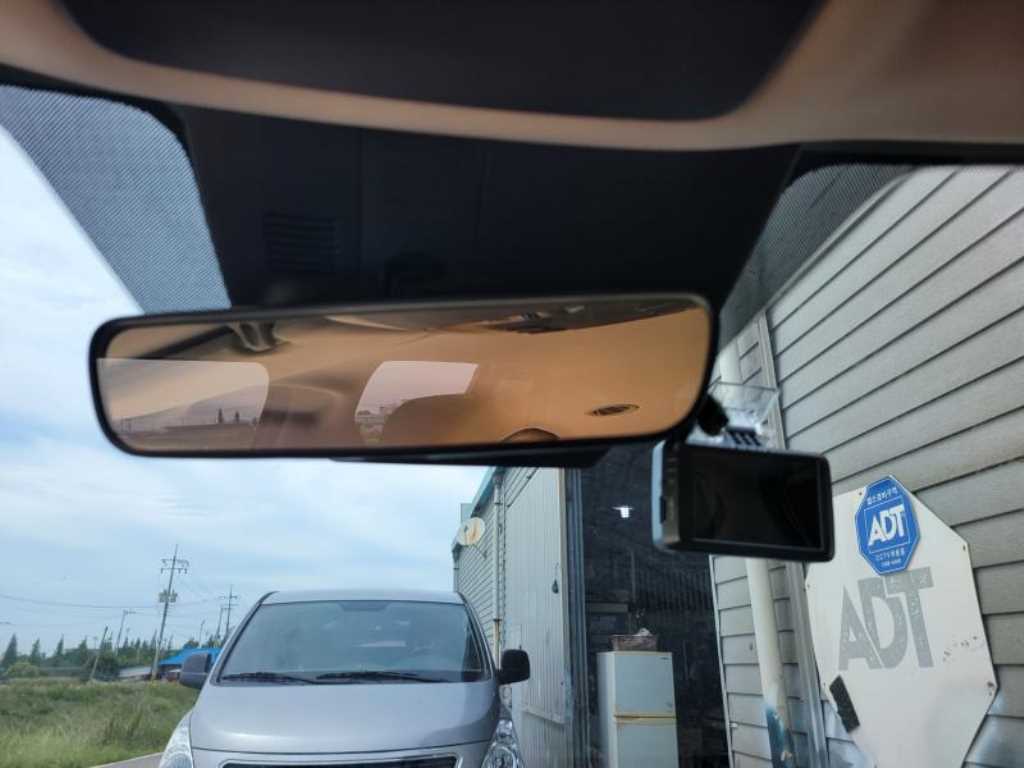 KIA Carnival - Vista 12