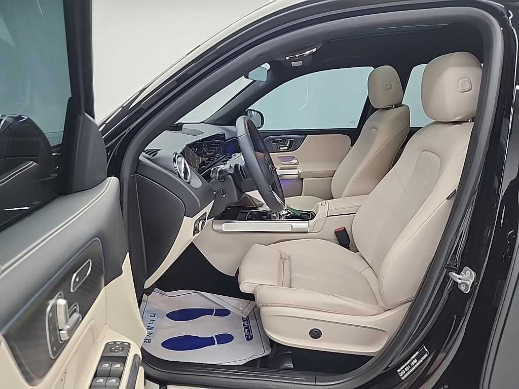 Mercedes Benz GLB Class - Vista 11