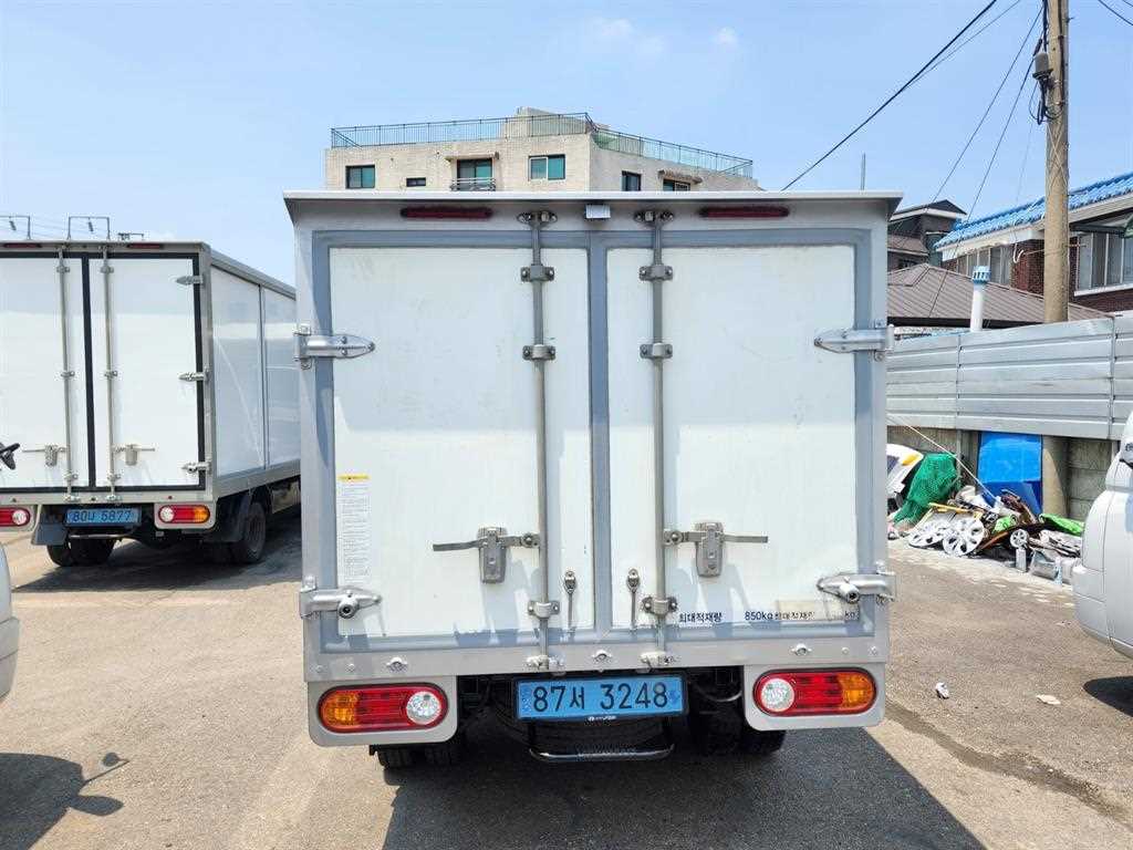 Small Truck Normal Box(Low Deck) - Vista 8