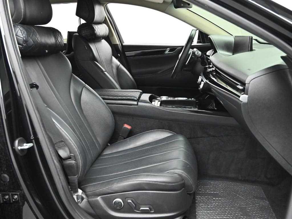 Genesis G80 - Vista 10