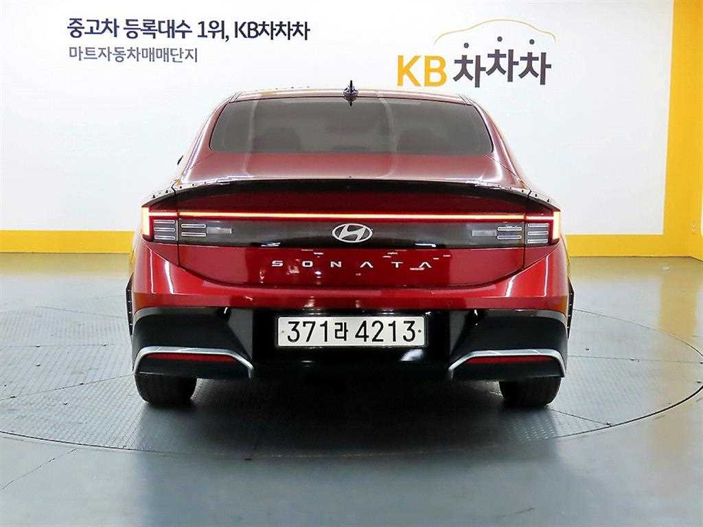 HYUNDAI Sonata - Vista 3