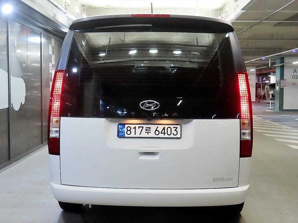HYUNDAI Staria - Vista 5