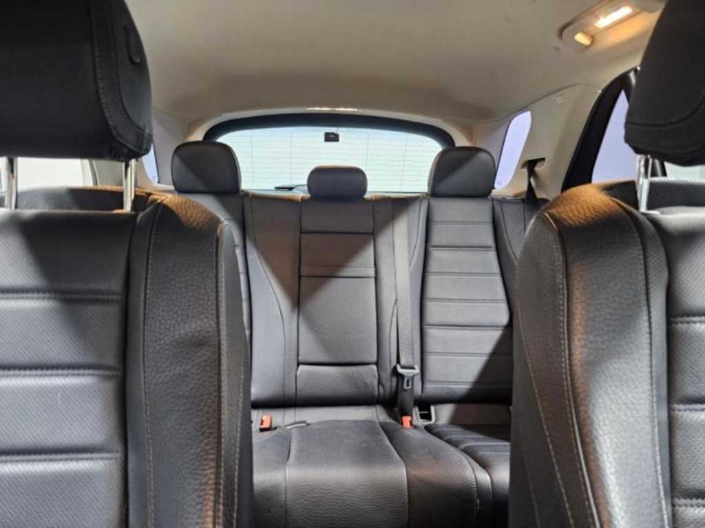 Mercedes Benz GLE Class - Vista 4