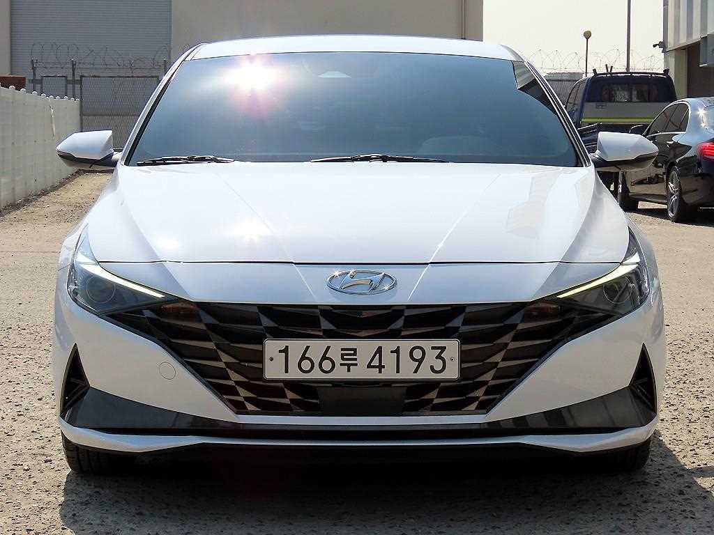HYUNDAI Avante 2022 Blanco - Importación desde Corea - HF Imports Iquique - Foto 1