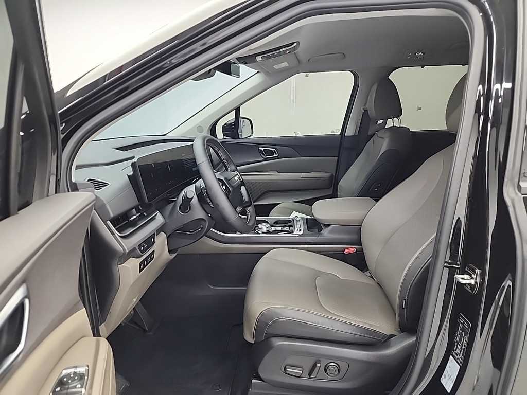 KIA Carnival - Vista 11