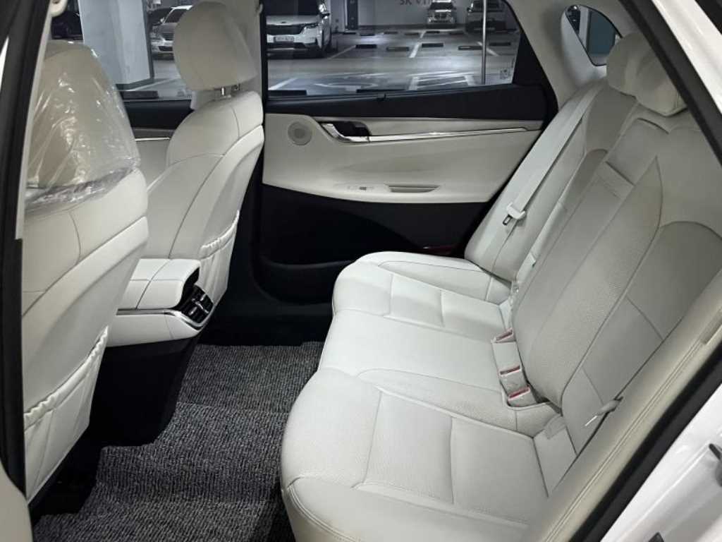 HYUNDAI Grandeur - Vista 2