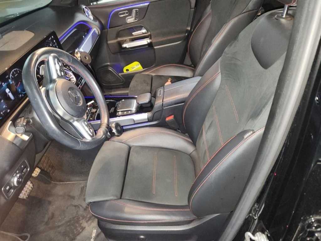 Mercedes Benz GLB Class - Vista 6