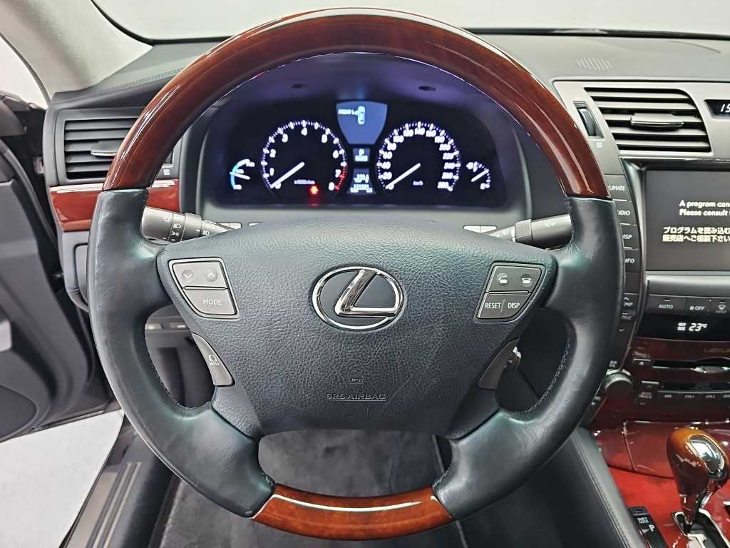 Lexus LS - Vista 9