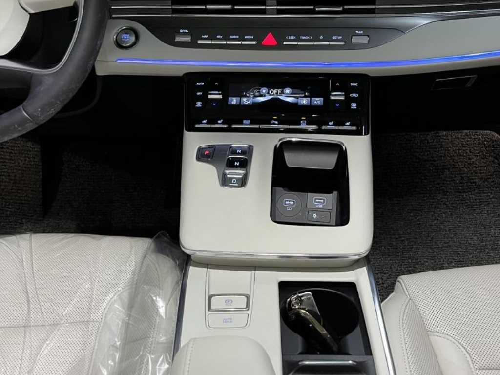 HYUNDAI Grandeur - Vista 10