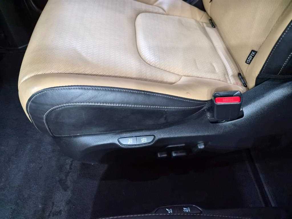 KIA Carnival - Vista 10