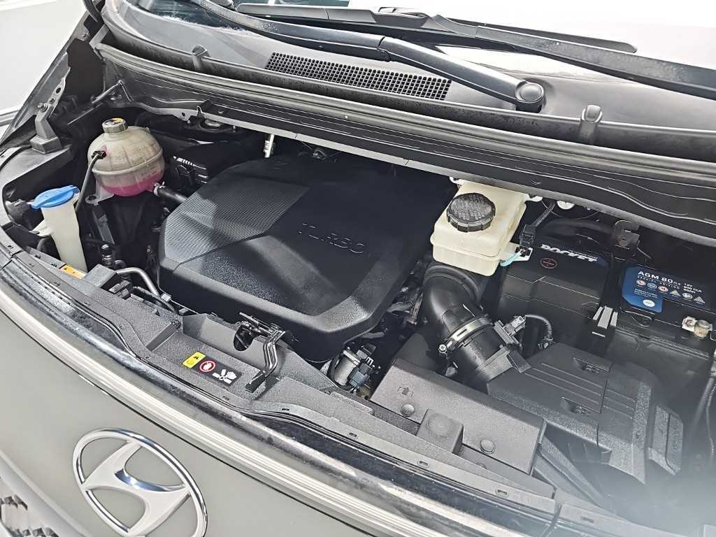 HYUNDAI Staria - Vista 5